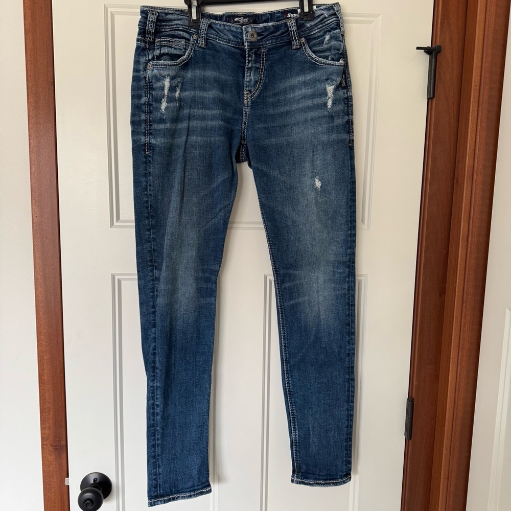 Silver Jeans Women's Distressed Blue Skinny super stretch capris